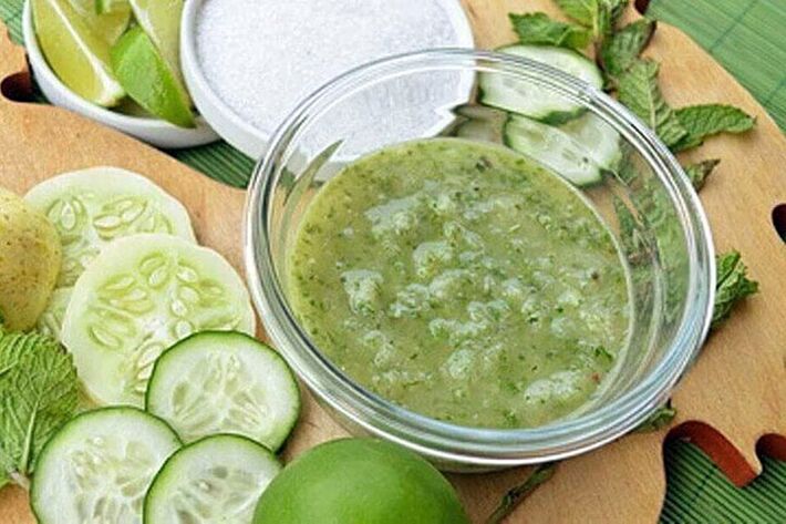The cucumber mask will help to keep the skin fresh and young. 
